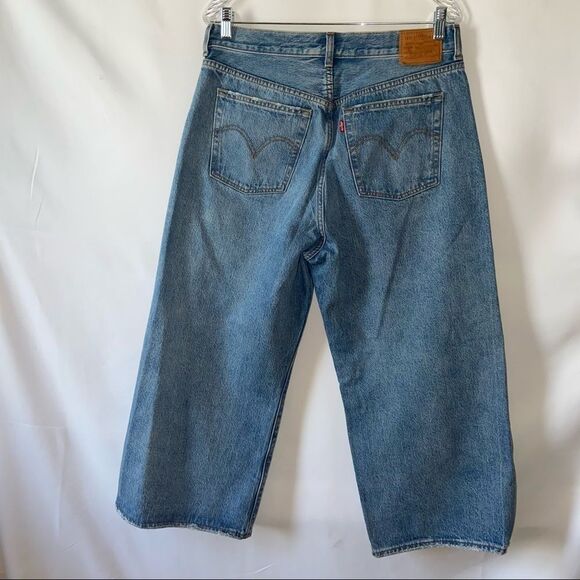 Levi’s High Rise Button Fly Cropped Wide Leg Jeans - Picture 4 of 8